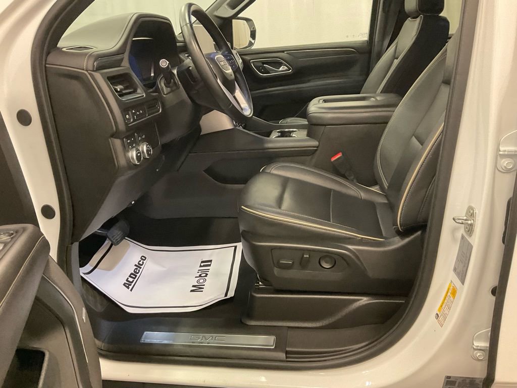 Used 2024 GMC Yukon XL SLT image 14