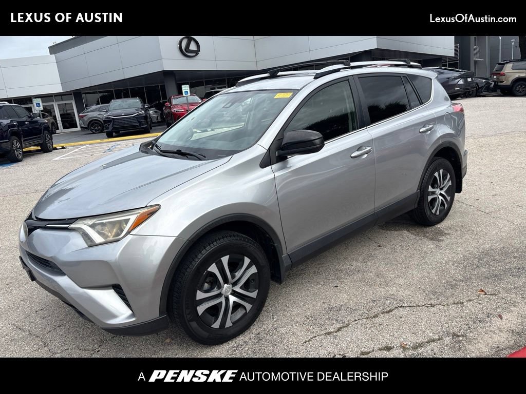 Used 2018 Toyota RAV4 LE FWD image 1