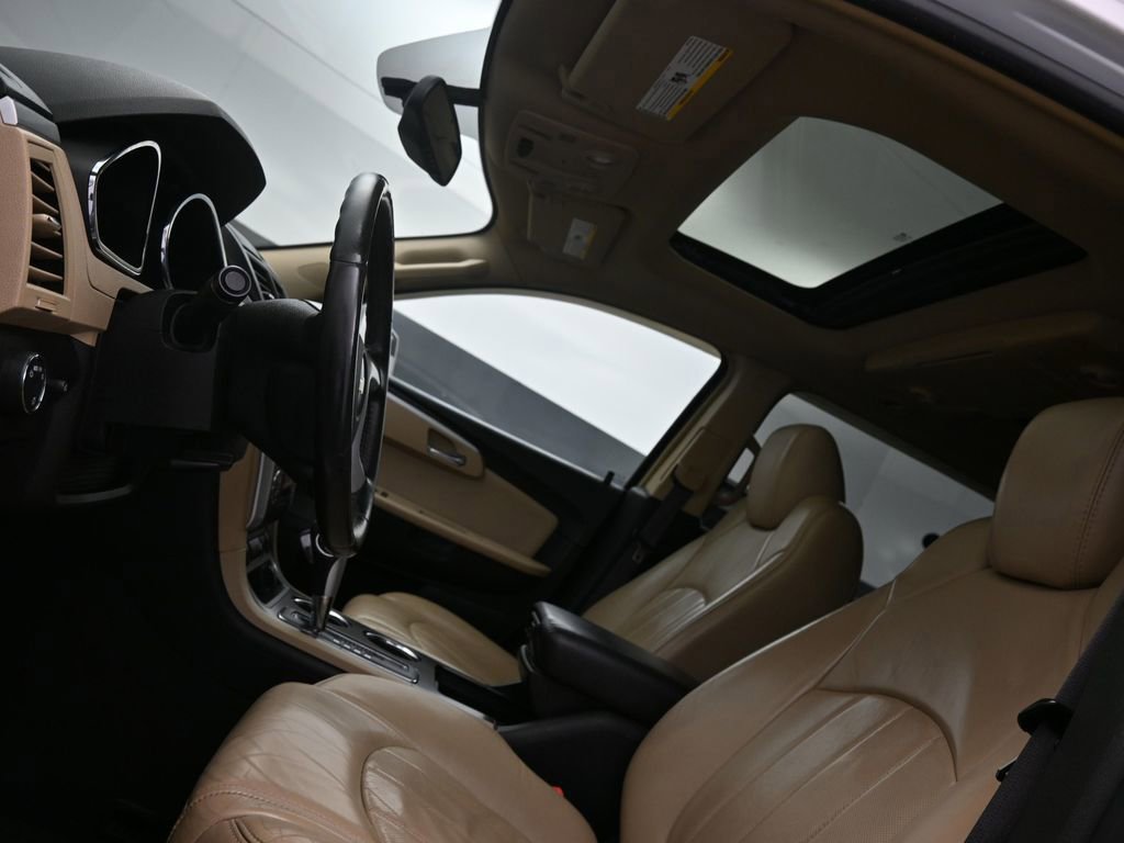 Used 2009 Chevrolet Traverse LTZ image 12