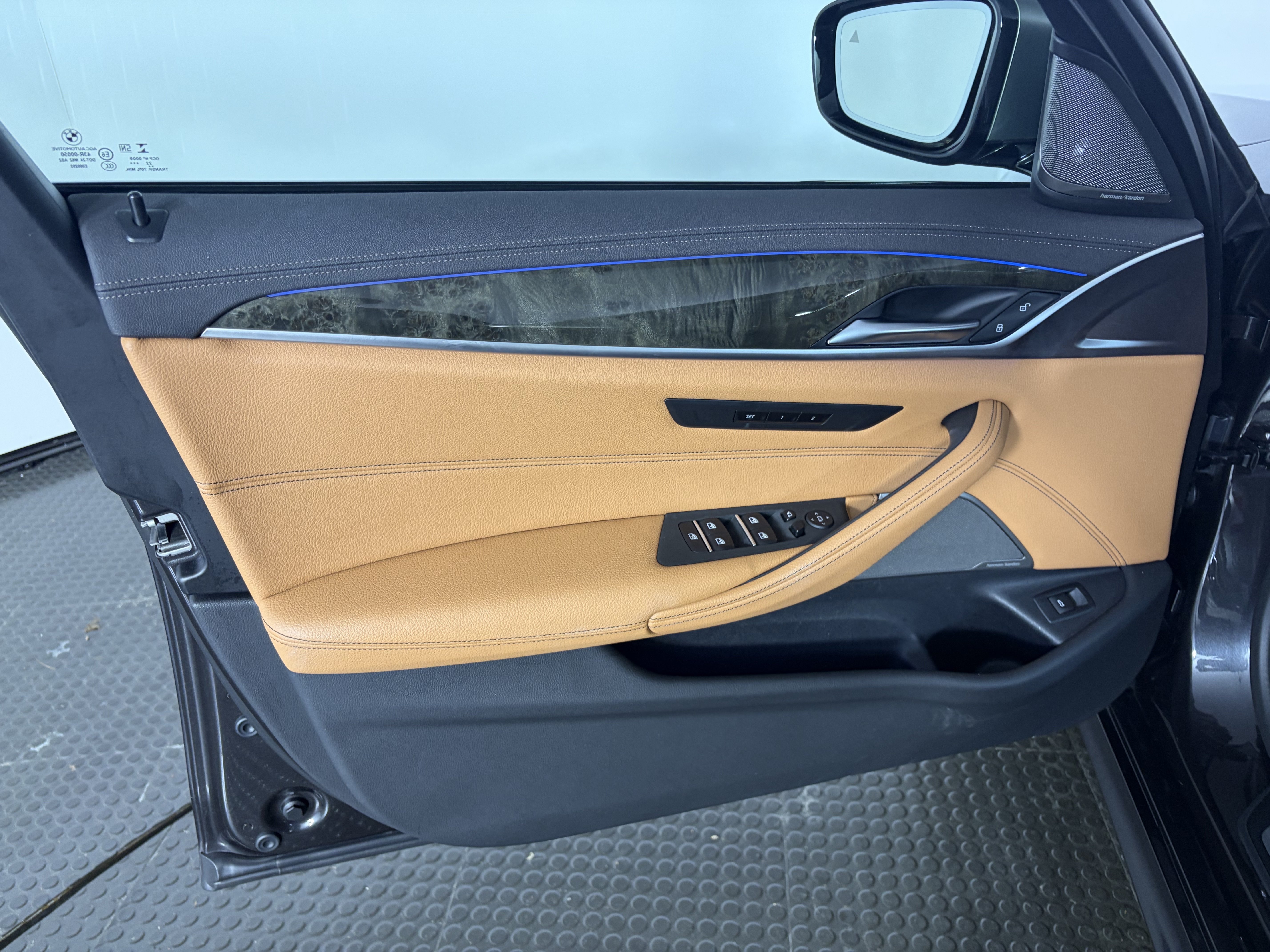 Certified 2023 BMW M550i xDrive AWD/4WD image 9