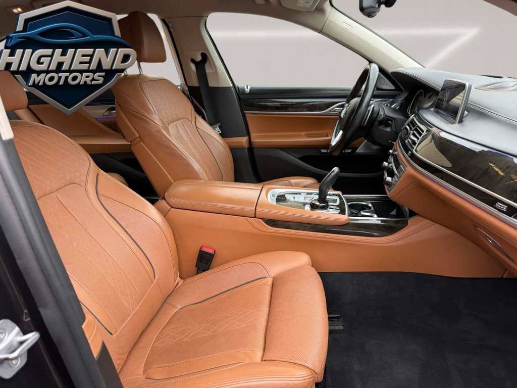 Used 2018 BMW 750i xDrive AWD/4WD image 21