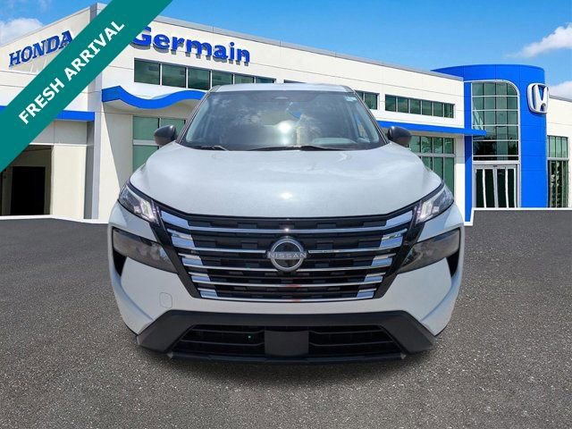 Used 2024 Nissan Rogue S image 9