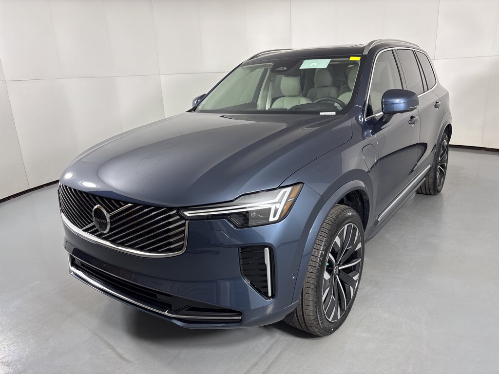 New 2026 Volvo XC90 T8 Ultra w/ Protection Package AWD/4WD image 4