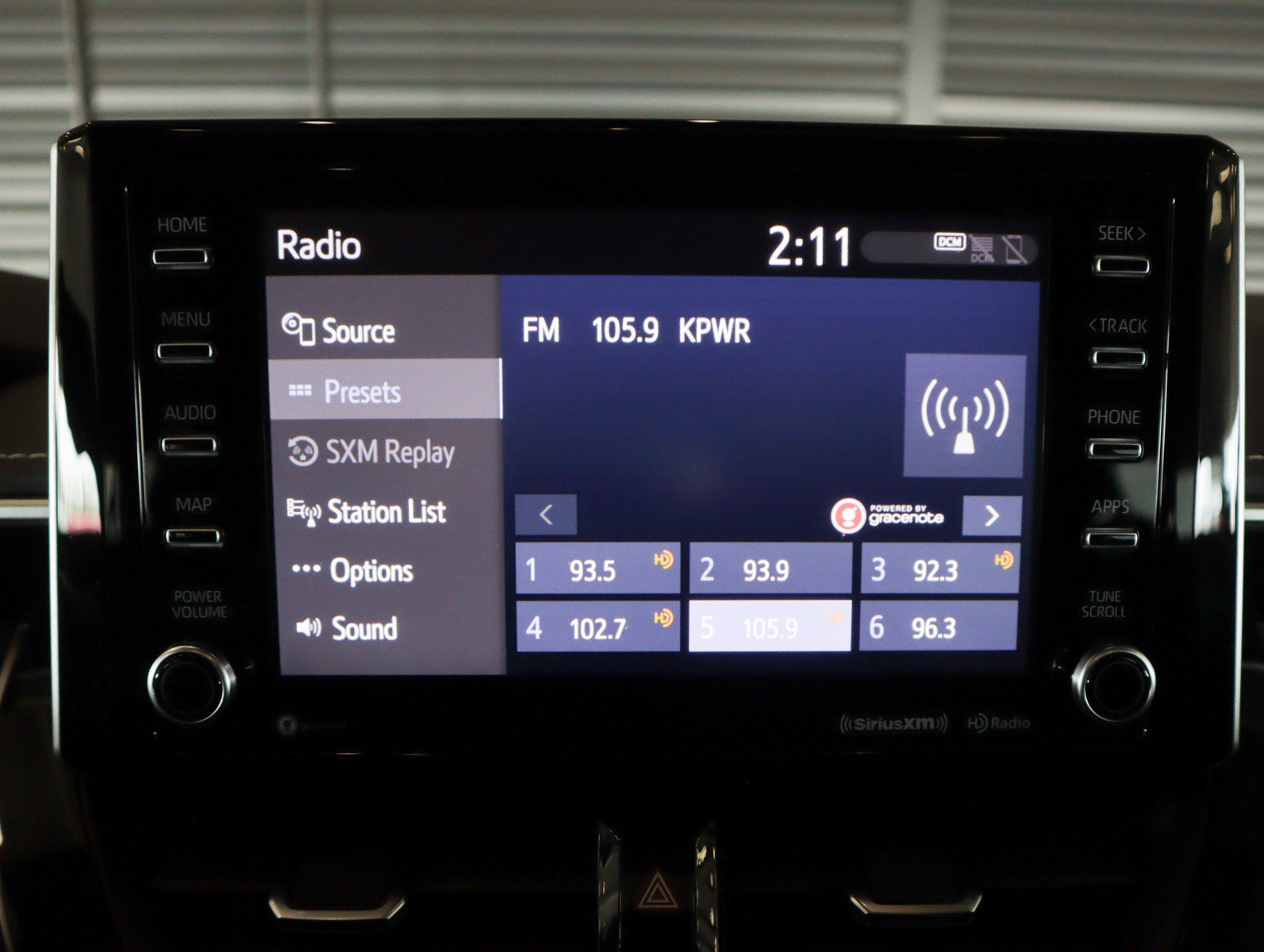 Used 2020 Toyota Corolla XLE w/ Carpet Mat Package (TMS) FWD image 25