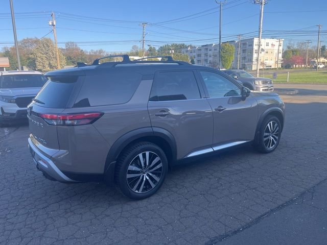 Used 2023 Nissan Pathfinder Platinum AWD/4WD image 18