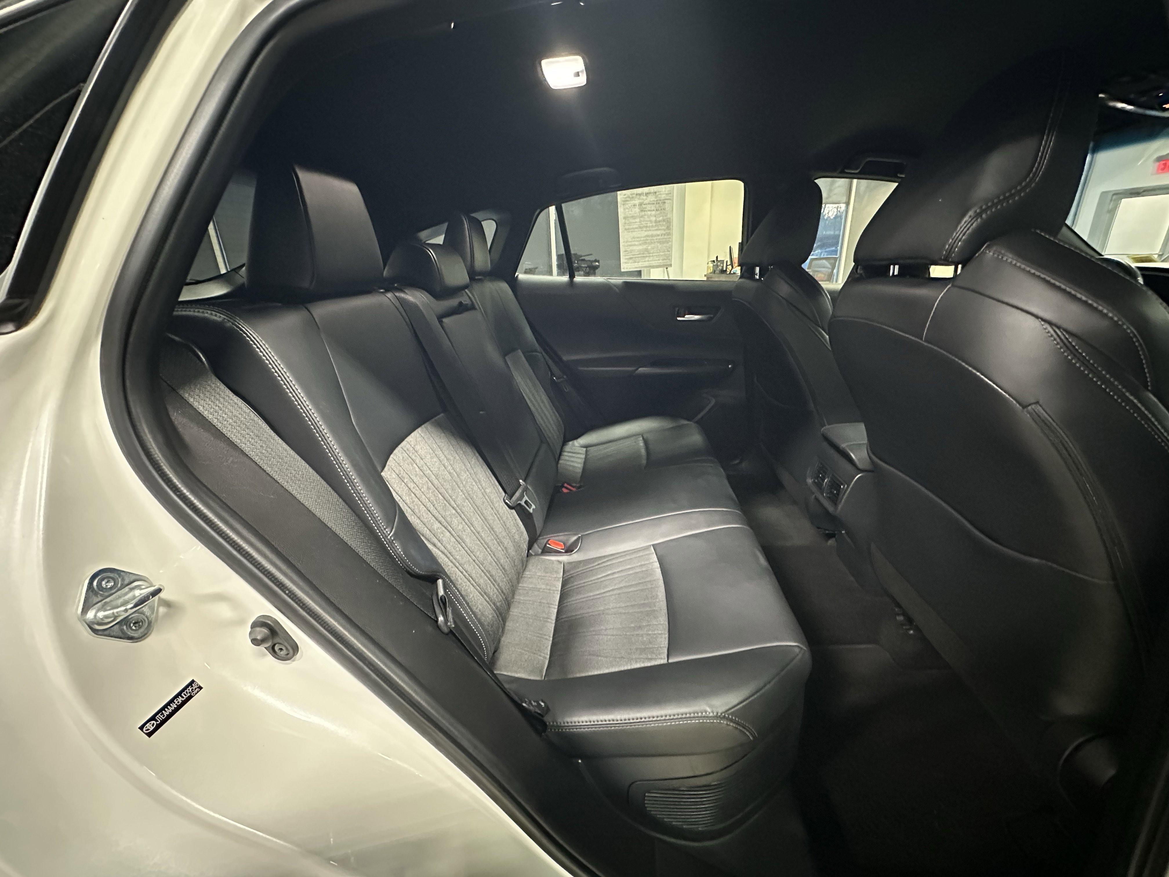 Used 2021 Toyota Venza XLE w/ Carpet Mat Package (TMS) image 20