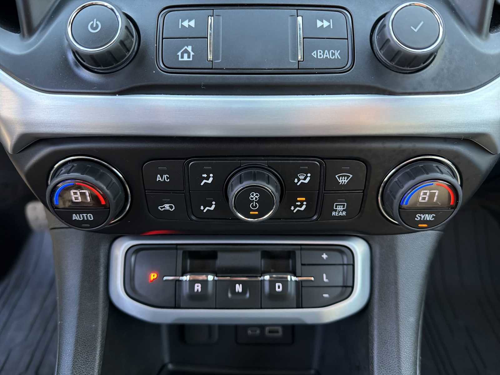 Certified 2021 GMC Acadia SLT w/ Preferred Package AWD/4WD image 18