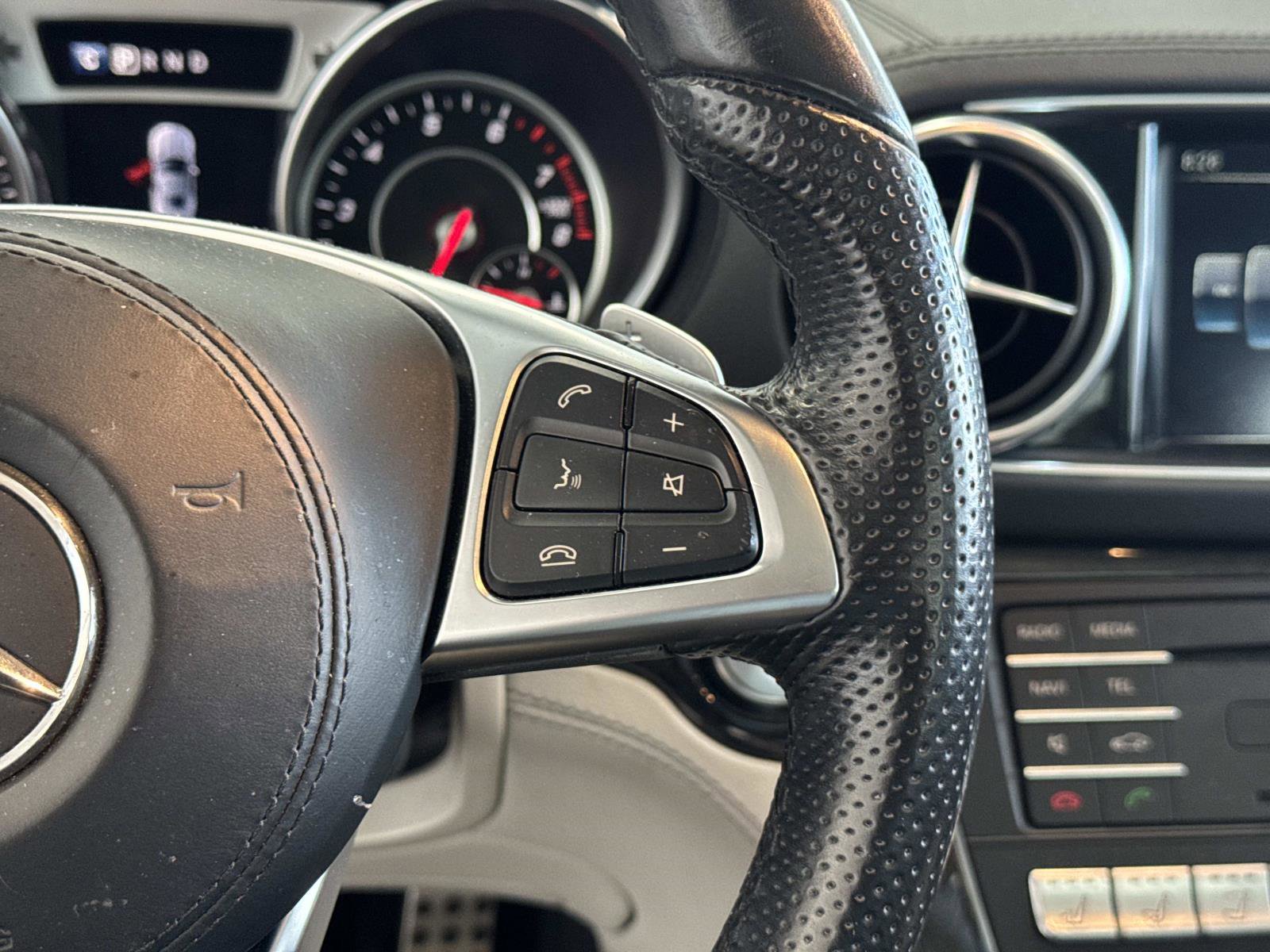 Used 2017 Mercedes-Benz SL 550 image 26