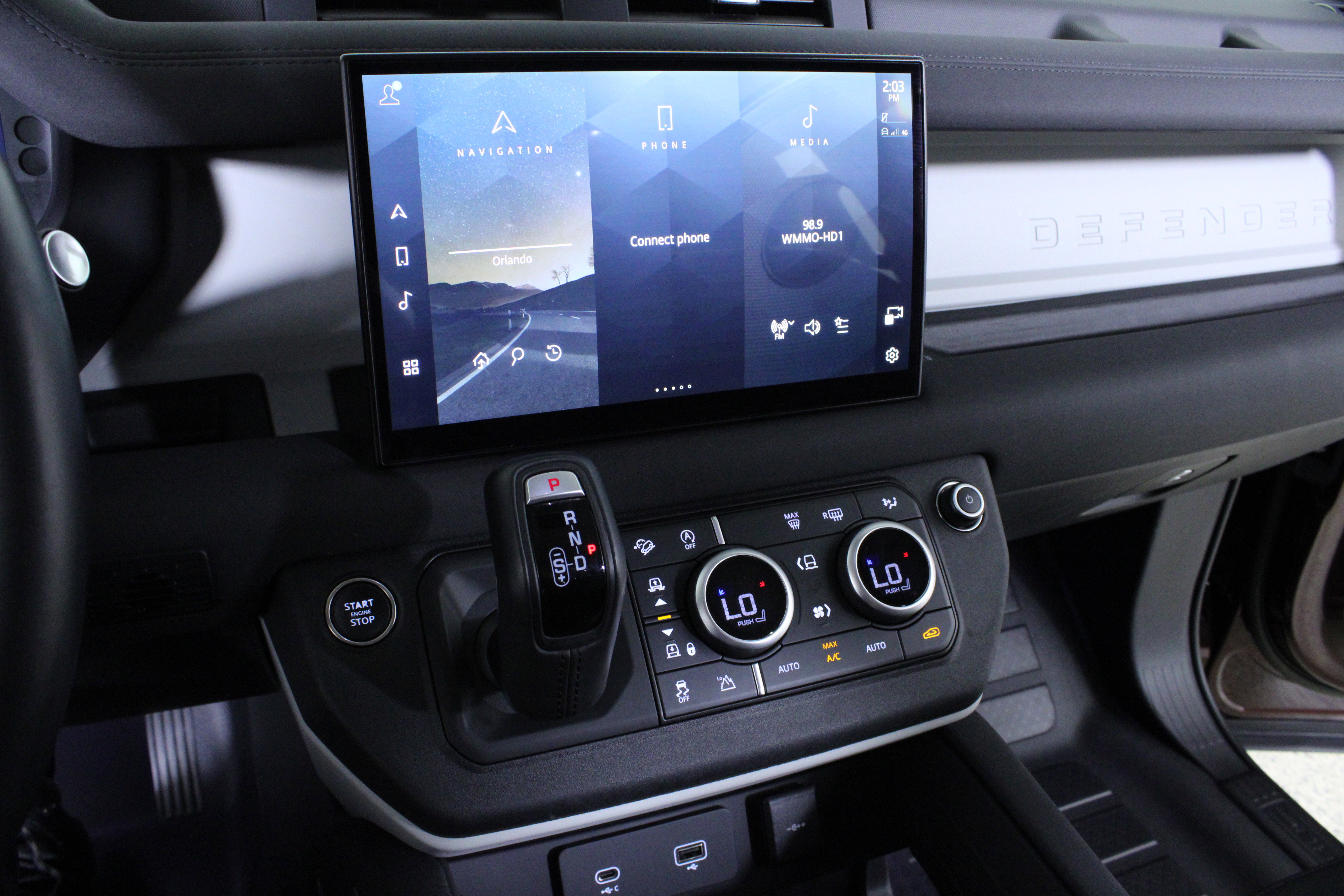 Used 2023 Land Rover Defender 130 S image 24