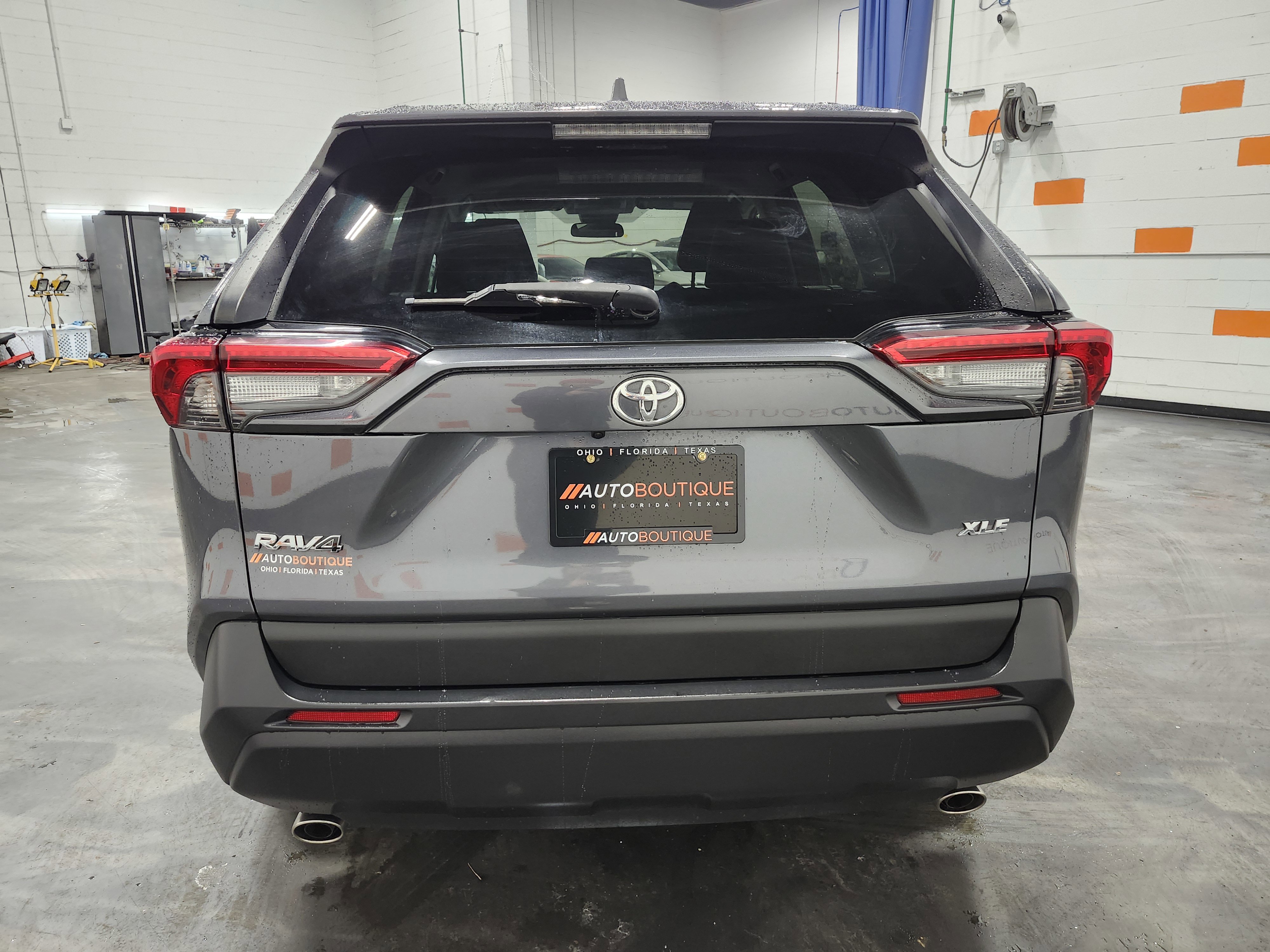Used 2021 Toyota RAV4 XLE image 15