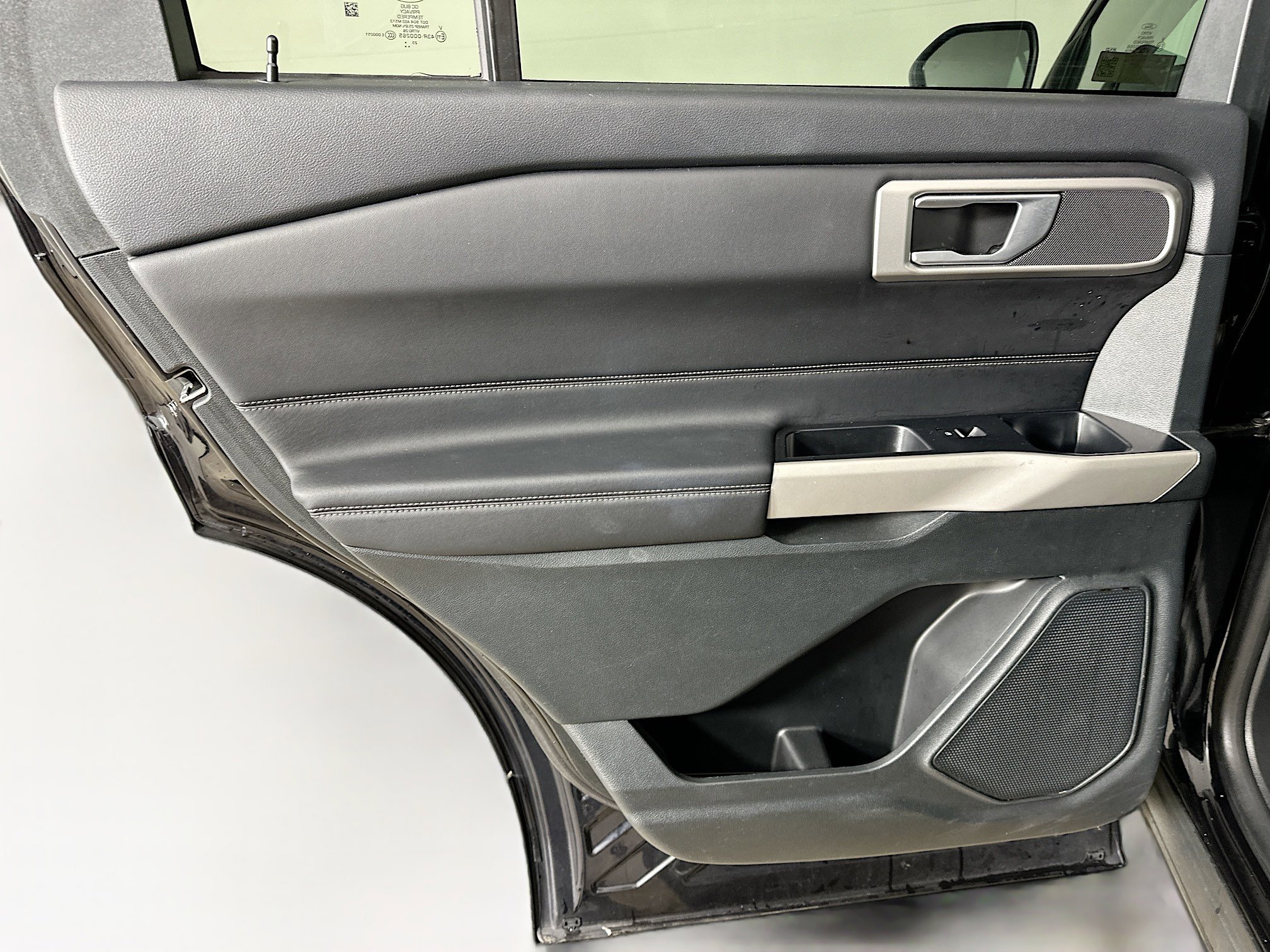 Used 2024 Ford Explorer XLT w/ Equipment Group 202A image 25