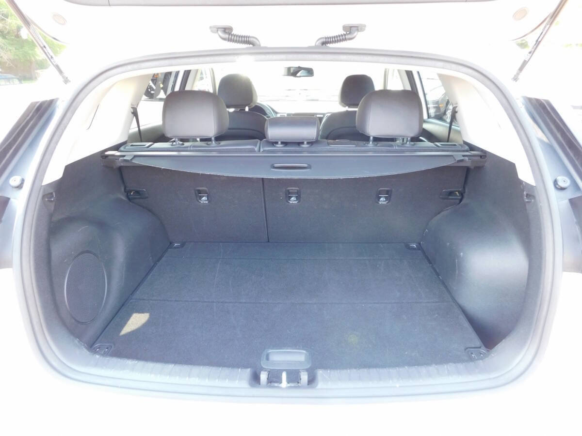 Used 2019 Kia Niro S Touring FWD image 5