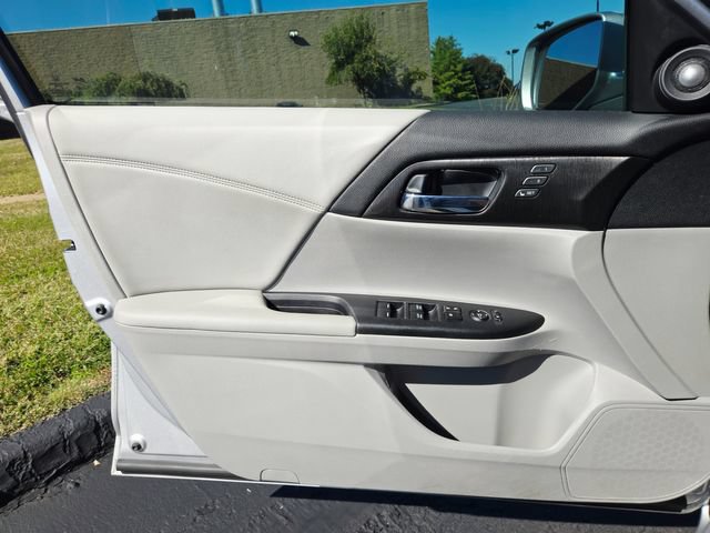 Used 2015 Honda Accord EX-L image 34
