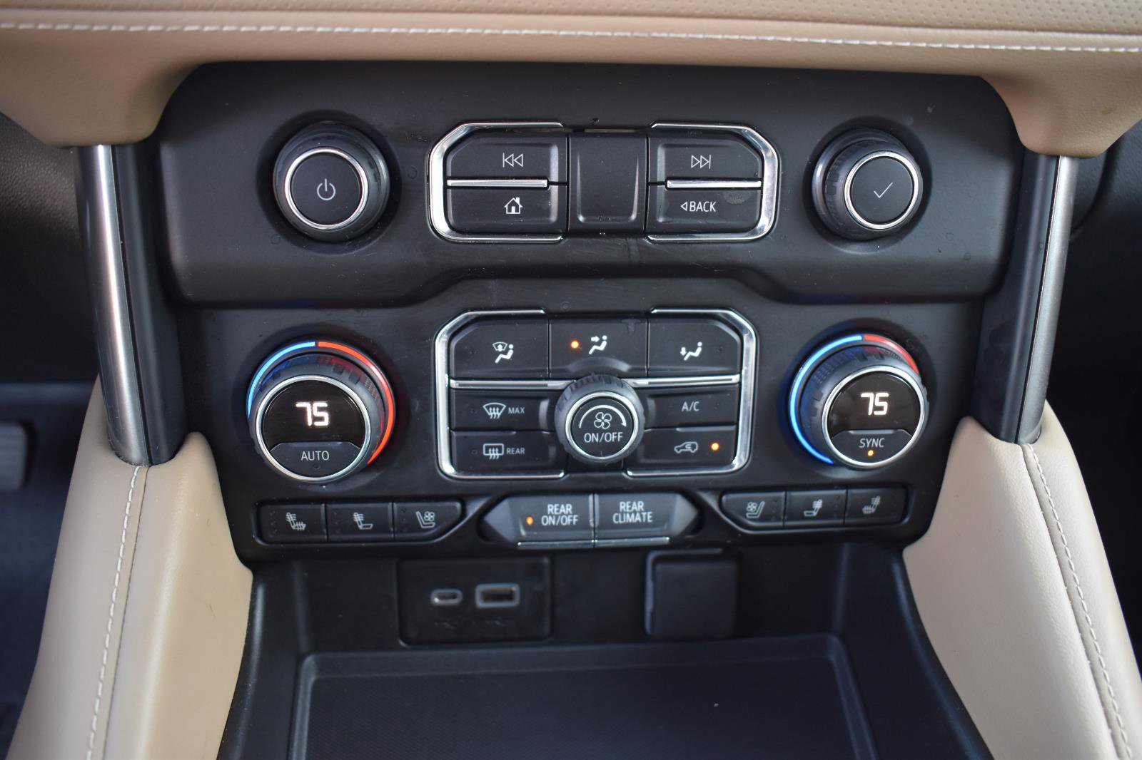 Used 2021 Chevrolet Tahoe Premier w/ Premium Package RWD image 49