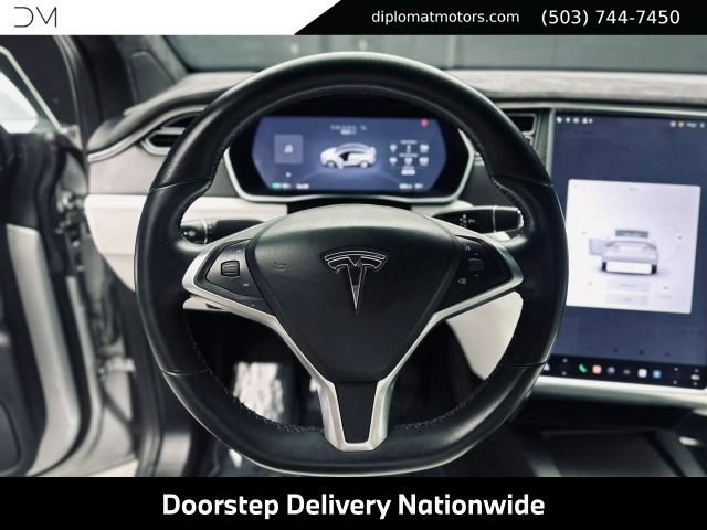 Used 2017 Tesla Model X 90D AWD/4WD image 32