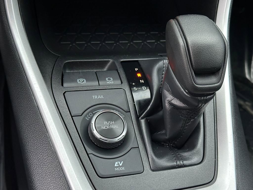 Certified 2025 Toyota RAV4 XLE image 27