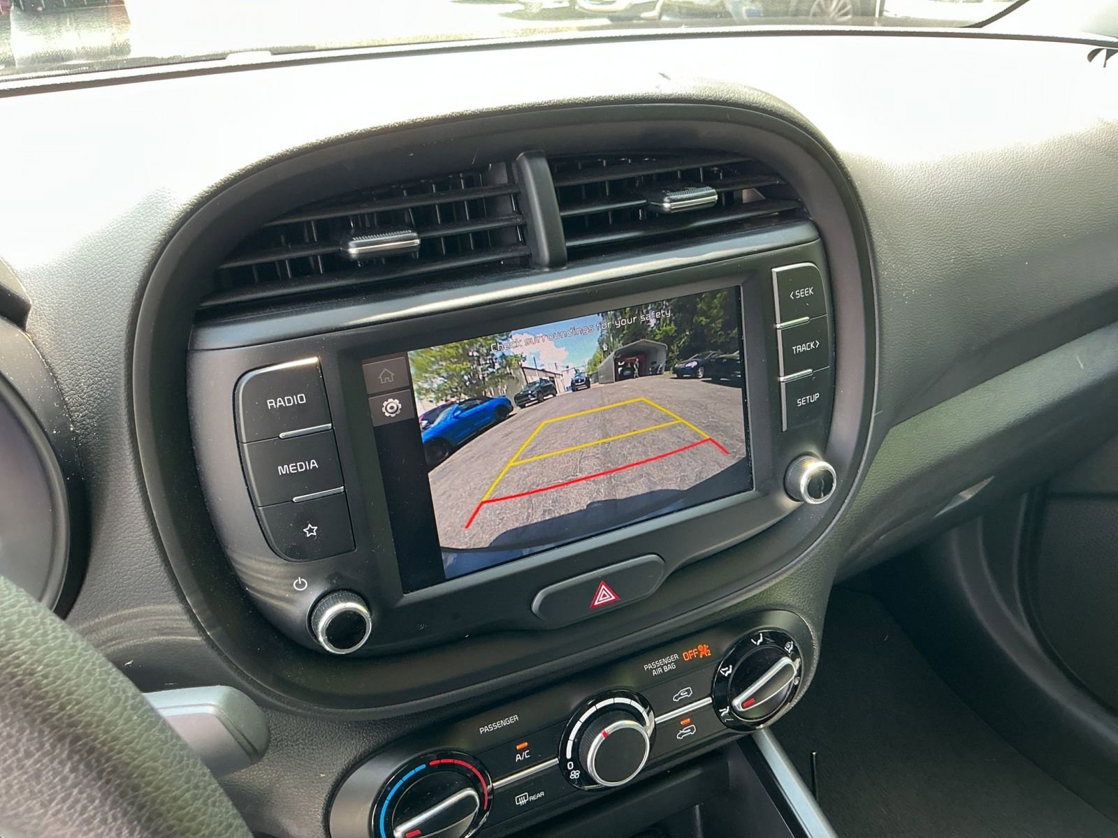 Used 2025 Kia Soul LX w/ LX Technology Package FWD image 20