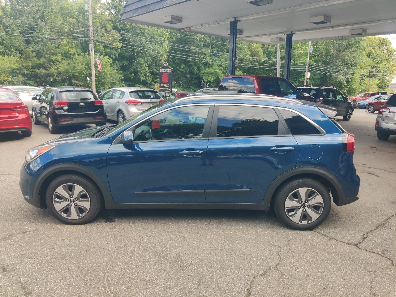 Used 2019 Kia Niro LX FWD image 3