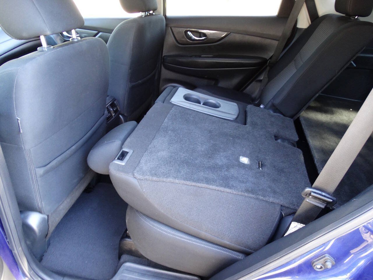 Used 2020 Nissan Rogue AWD w/ SV Moonroof Package image 34