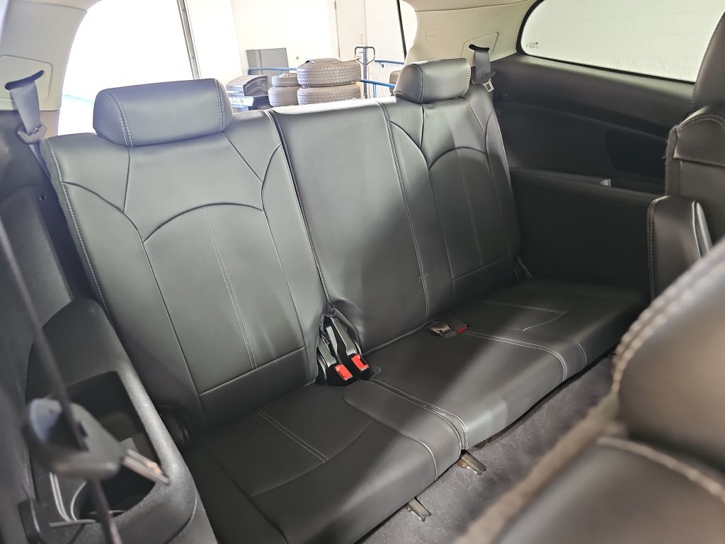 Used 2013 Chevrolet Traverse LT FWD image 15