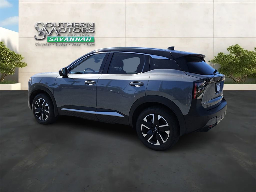 Used 2025 Nissan Kicks SR AWD/4WD image 3