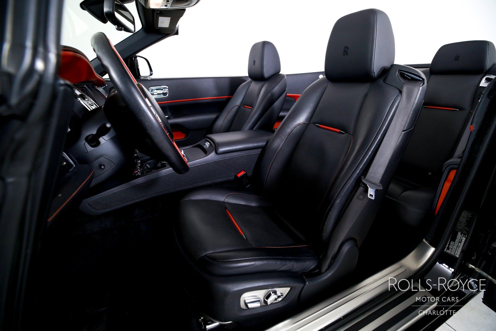 Used 2019 Rolls-Royce Dawn RWD image 13