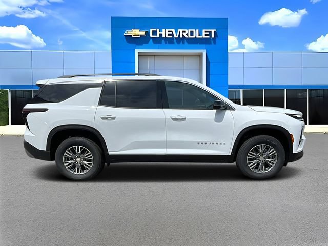 New 2026 Chevrolet Traverse LT w/ LPO, Floor Liner Package FWD image 3