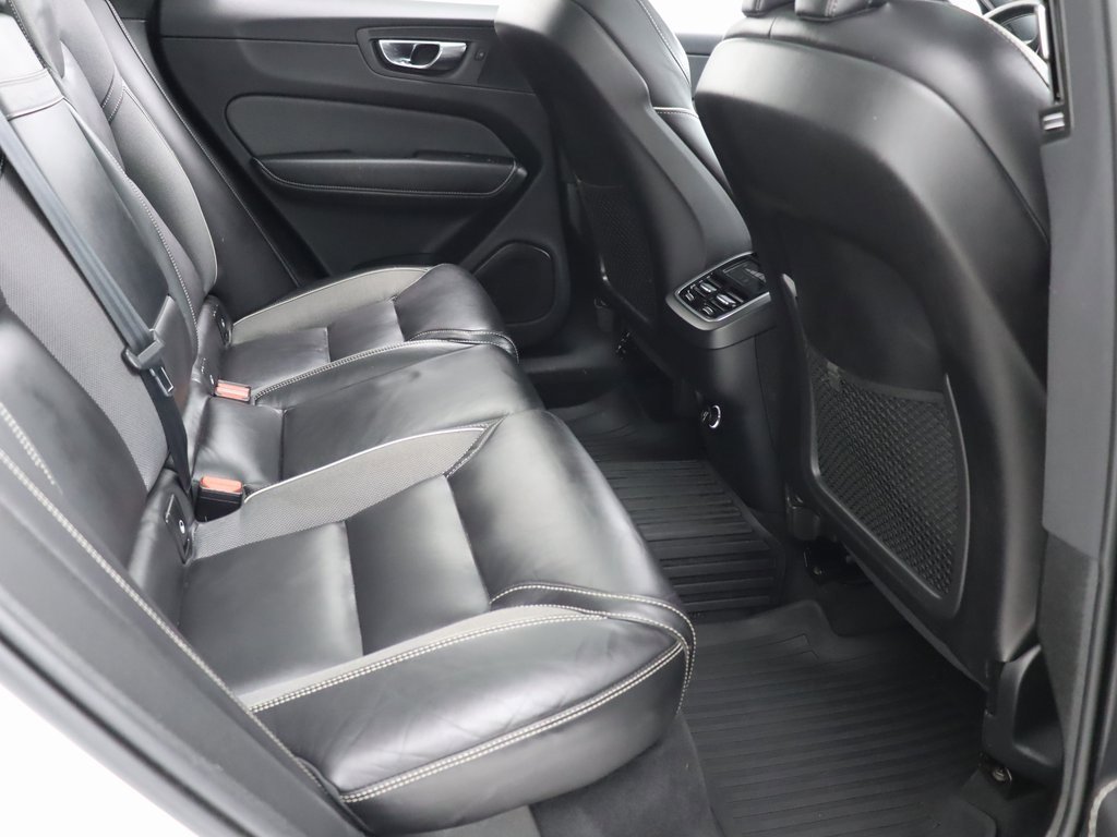 Used 2020 Volvo XC60 T5 R-Design w/ Protection Package image 30