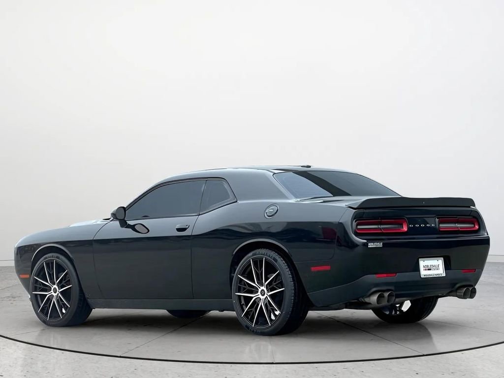 Used 2016 Dodge Challenger R/T w/ Blacktop Package RWD image 2