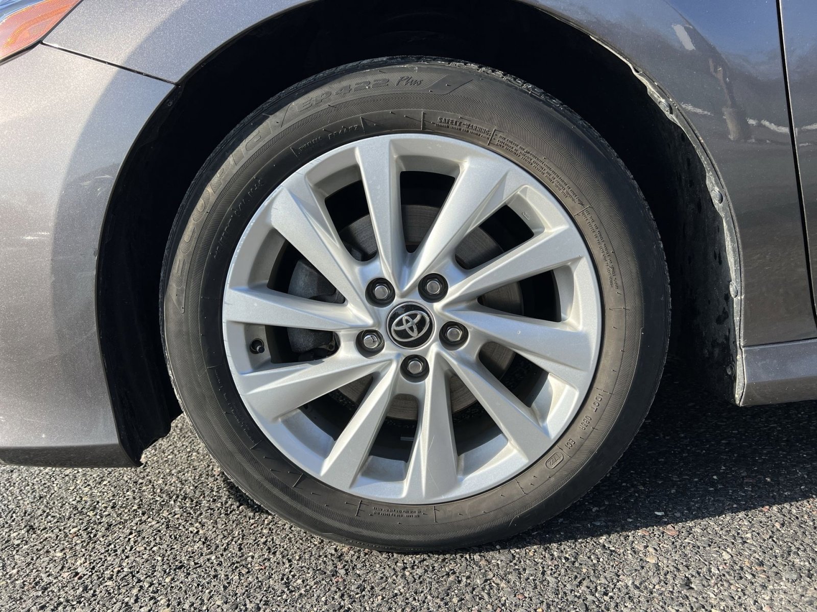 Used 2022 Toyota Camry LE image 10