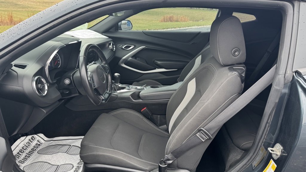 Used 2019 Chevrolet Camaro LT image 10