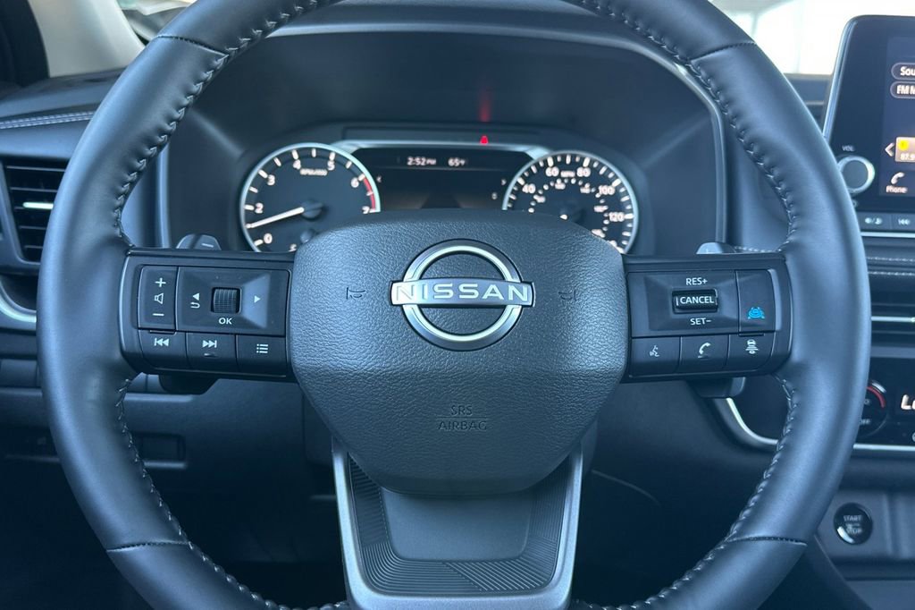 Used 2025 Nissan Rogue SV w/ SV Premium Package image 23