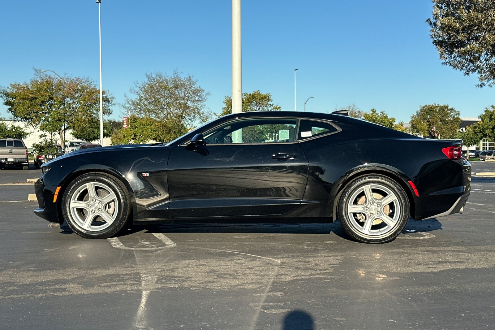 Used 2023 Chevrolet Camaro LT w/ Technology Package RWD image 7