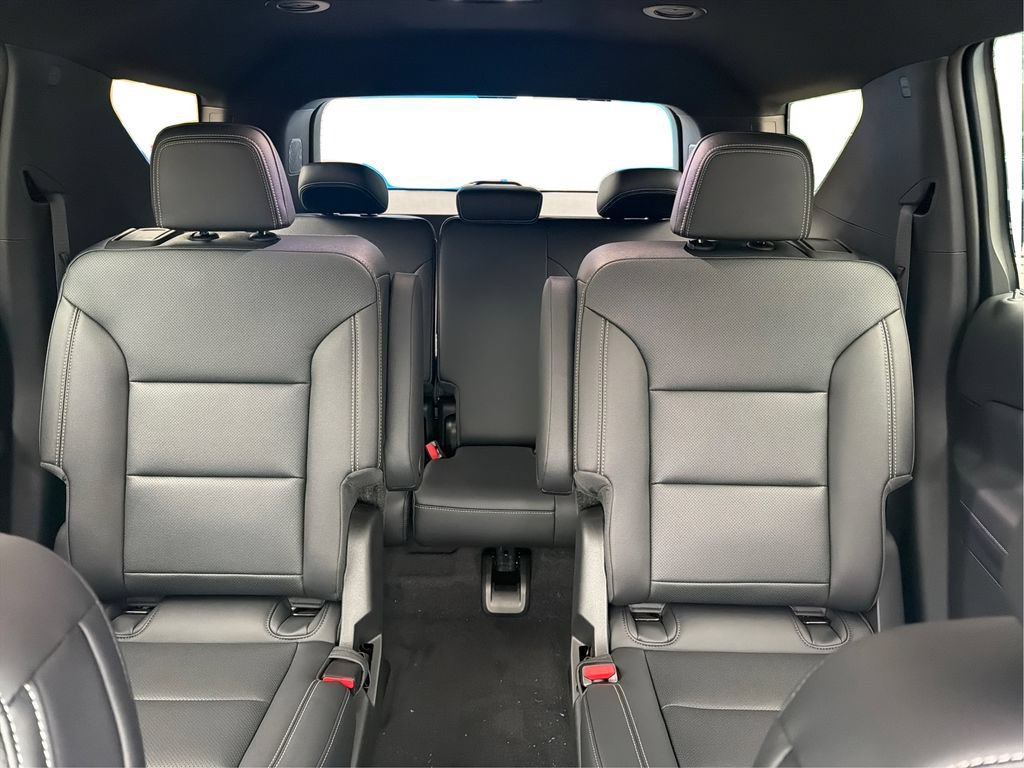 New 2026 Chevrolet Traverse LT w/ Driver Confidence Package AWD/4WD image 15