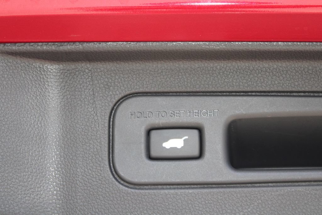 Certified 2025 Honda Pilot Black Edition image 37