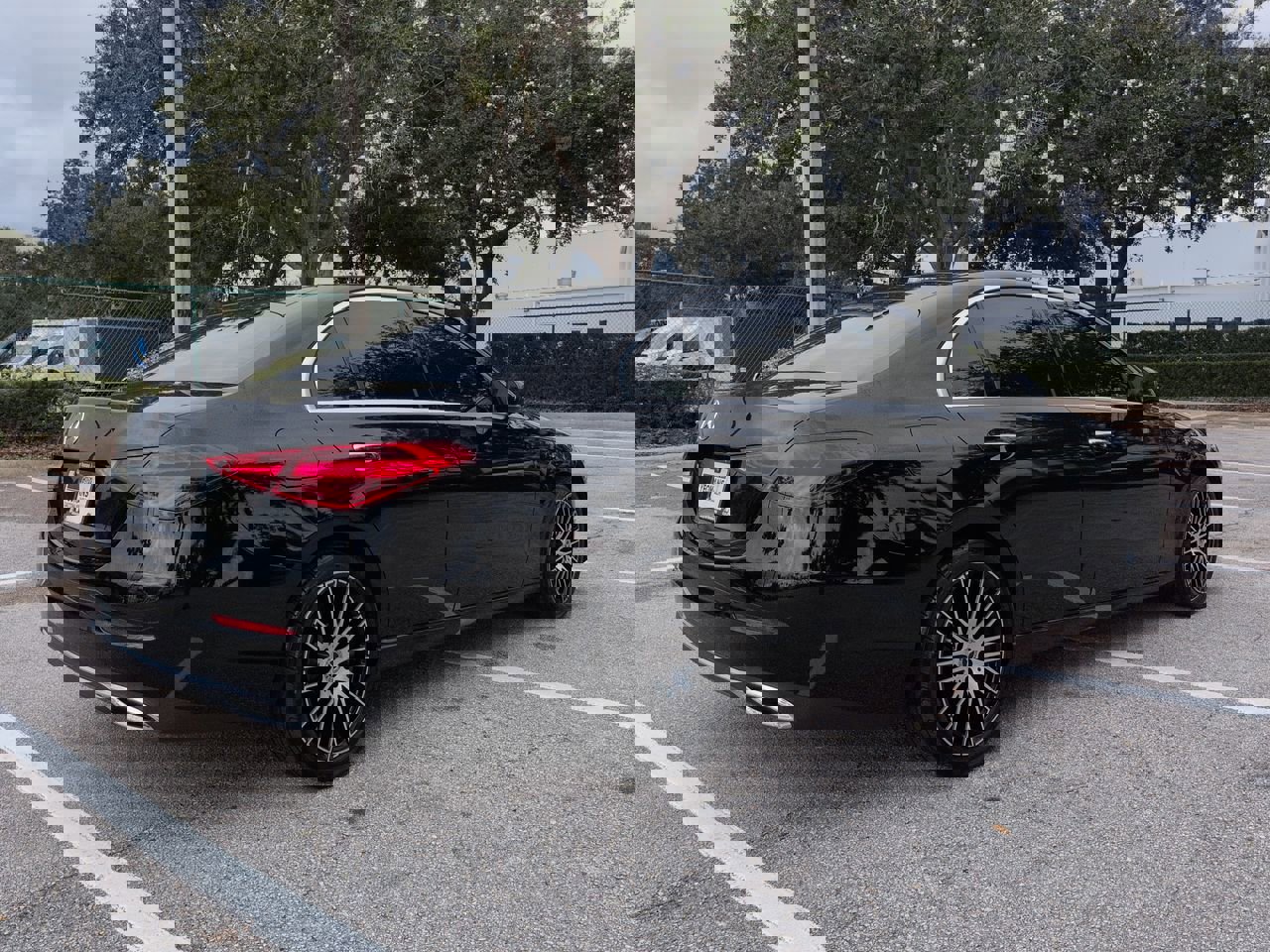 Used 2023 Mercedes-Benz C 300 Sedan image 4