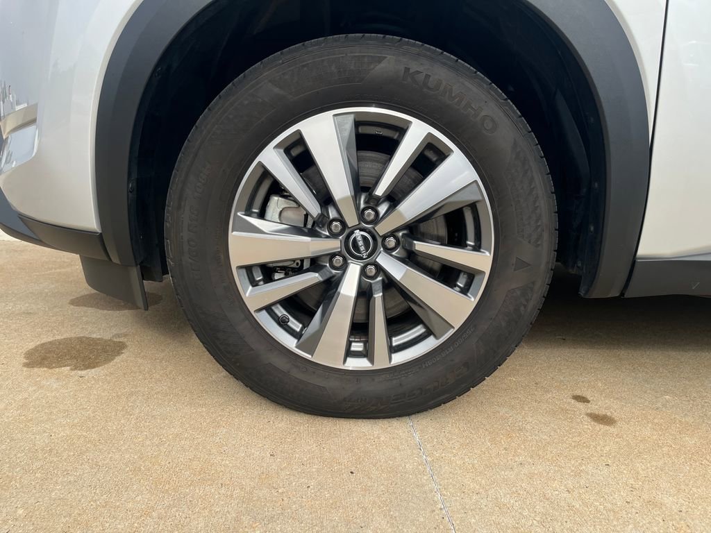 Used 2025 Nissan Pathfinder SL image 24