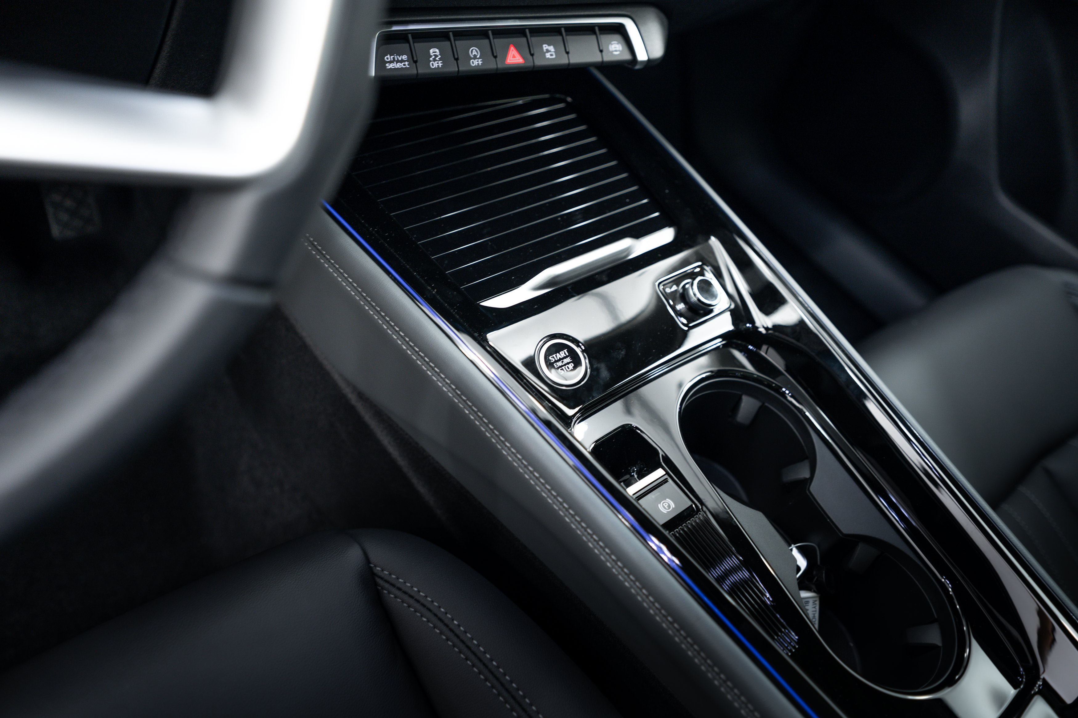 New 2026 Audi Q3 quattro 2.0T AWD/4WD image 10