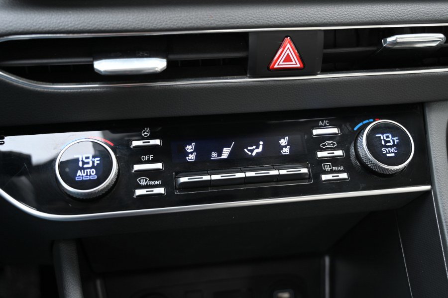 Used 2023 Hyundai Sonata Limited w/ Preferred Accessory Package image 29