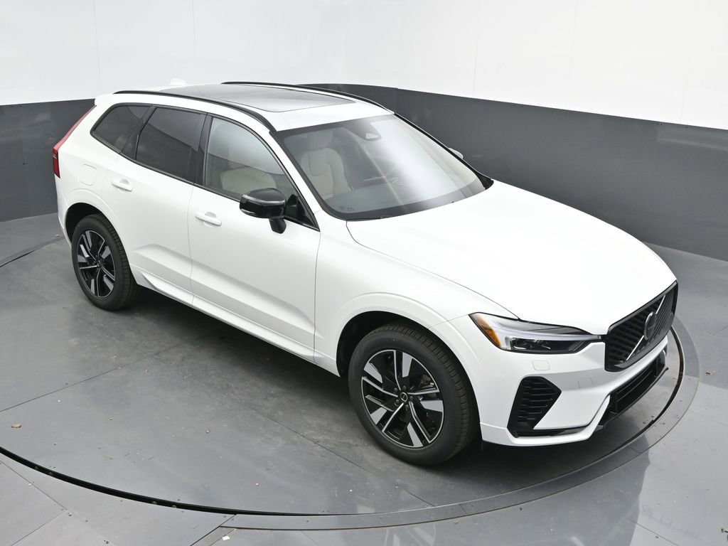 New 2026 Volvo XC60 T8 Core w/ Climate Package image 30
