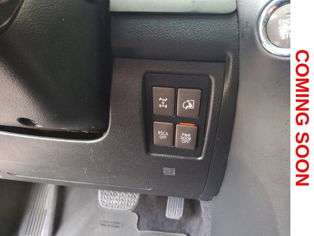Used 2013 Lexus LX 570 4WD w/ Luxury Pkg image 17
