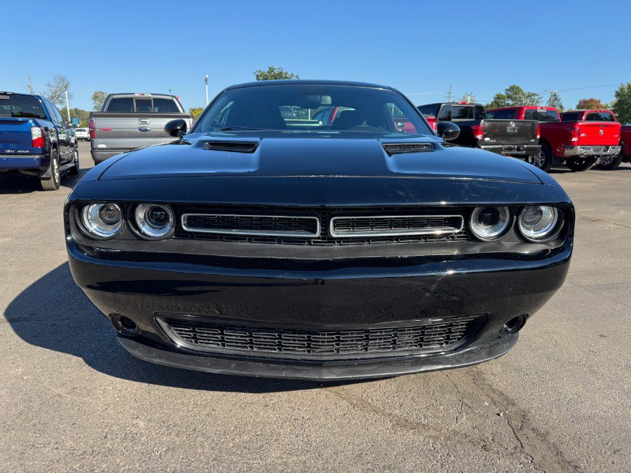 Used 2019 Dodge Challenger SXT w/ Cold Weather Group image 8