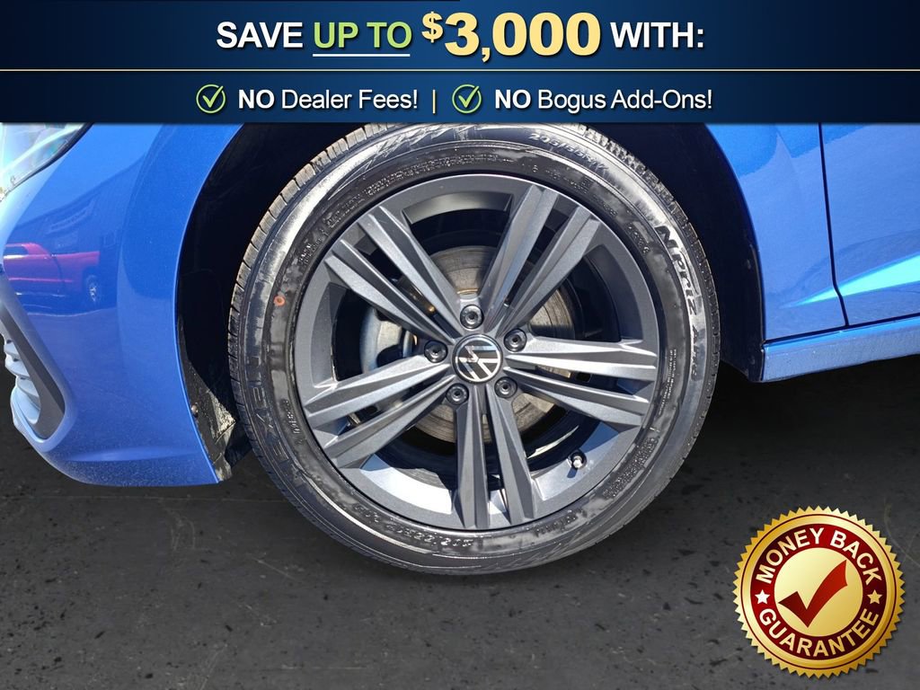 Used 2024 Volkswagen Jetta SE w/ Panoramic Sunroof Package image 13