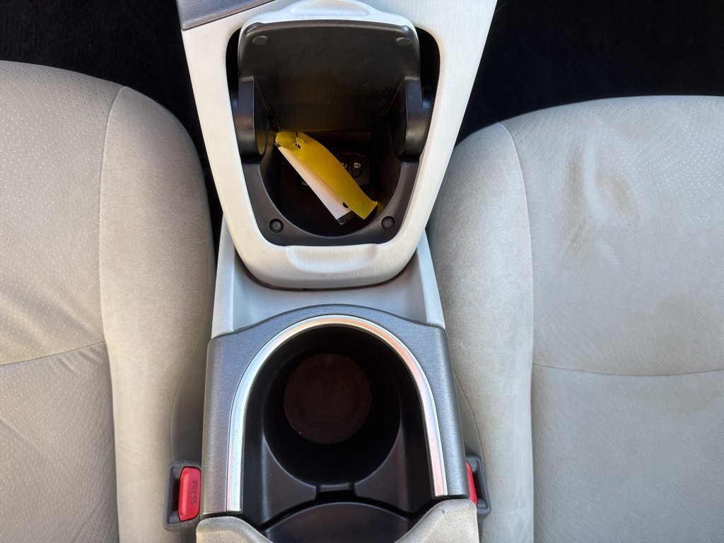 Used 2014 Toyota Prius Two image 32