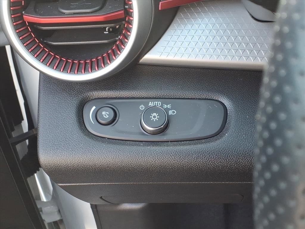 Used 2024 Chevrolet Trax RS w/ Driver Confidence Package image 21