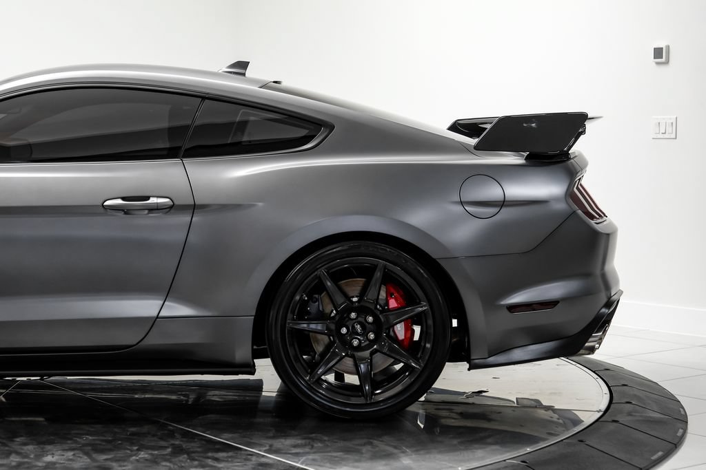 Used 2022 Ford Mustang Shelby GT500 w/ Carbon Fiber Track Pack RWD image 14
