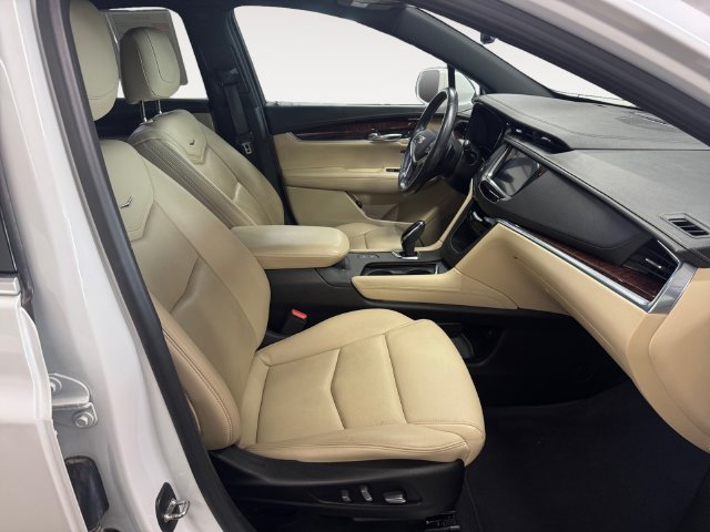 Used 2018 Cadillac XT5 Premium Luxury FWD image 4