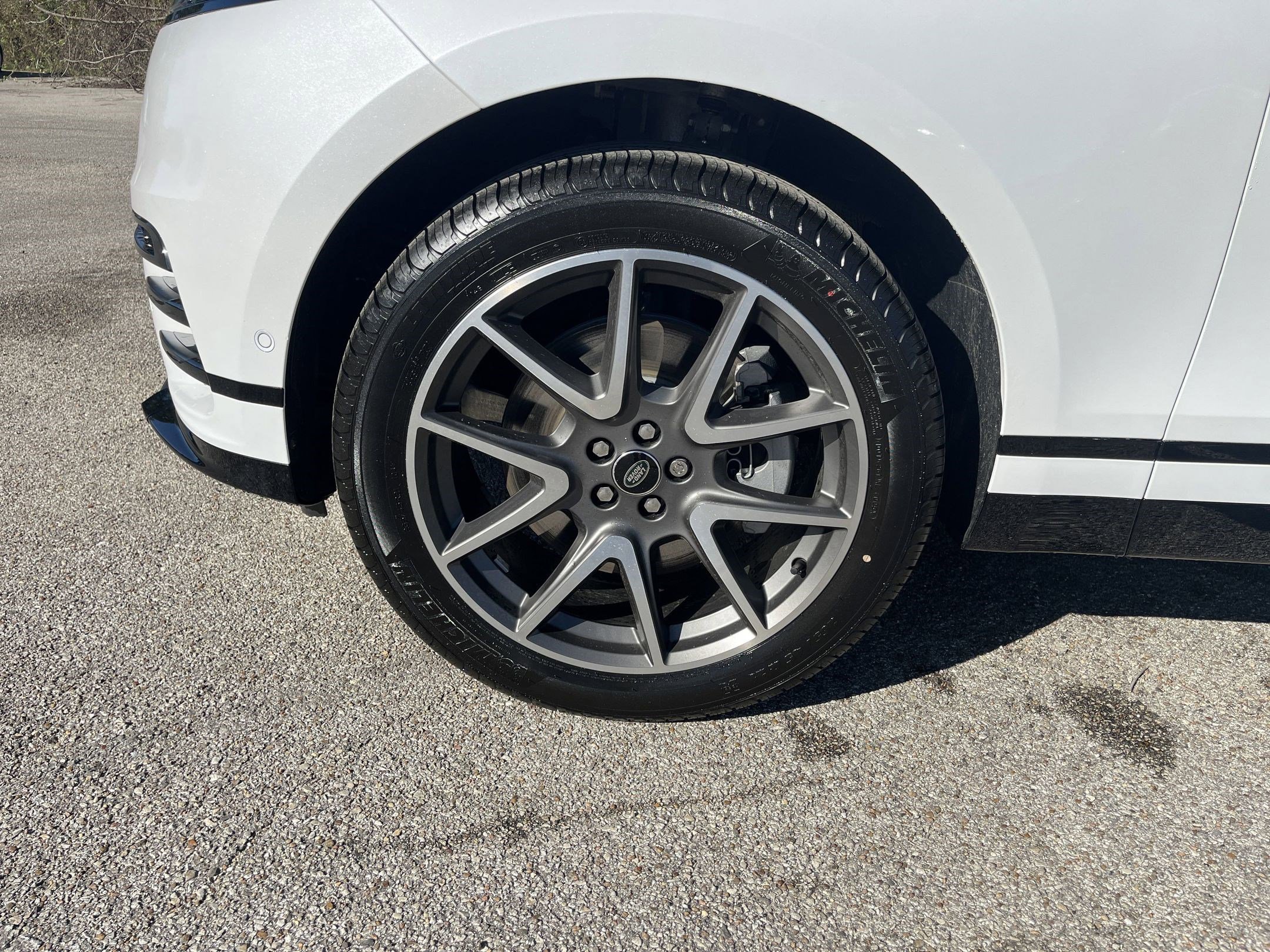 New 2026 Land Rover Range Rover Velar Dynamic SE image 11