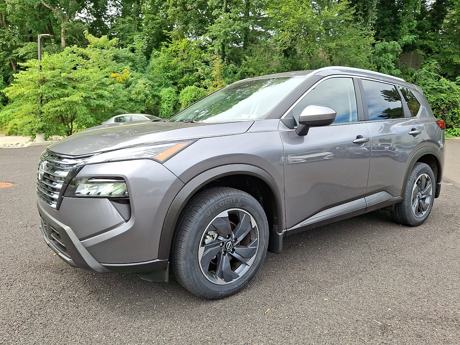 Certified 2026 Nissan Rogue SV w/ SV Premium Package AWD/4WD image 3