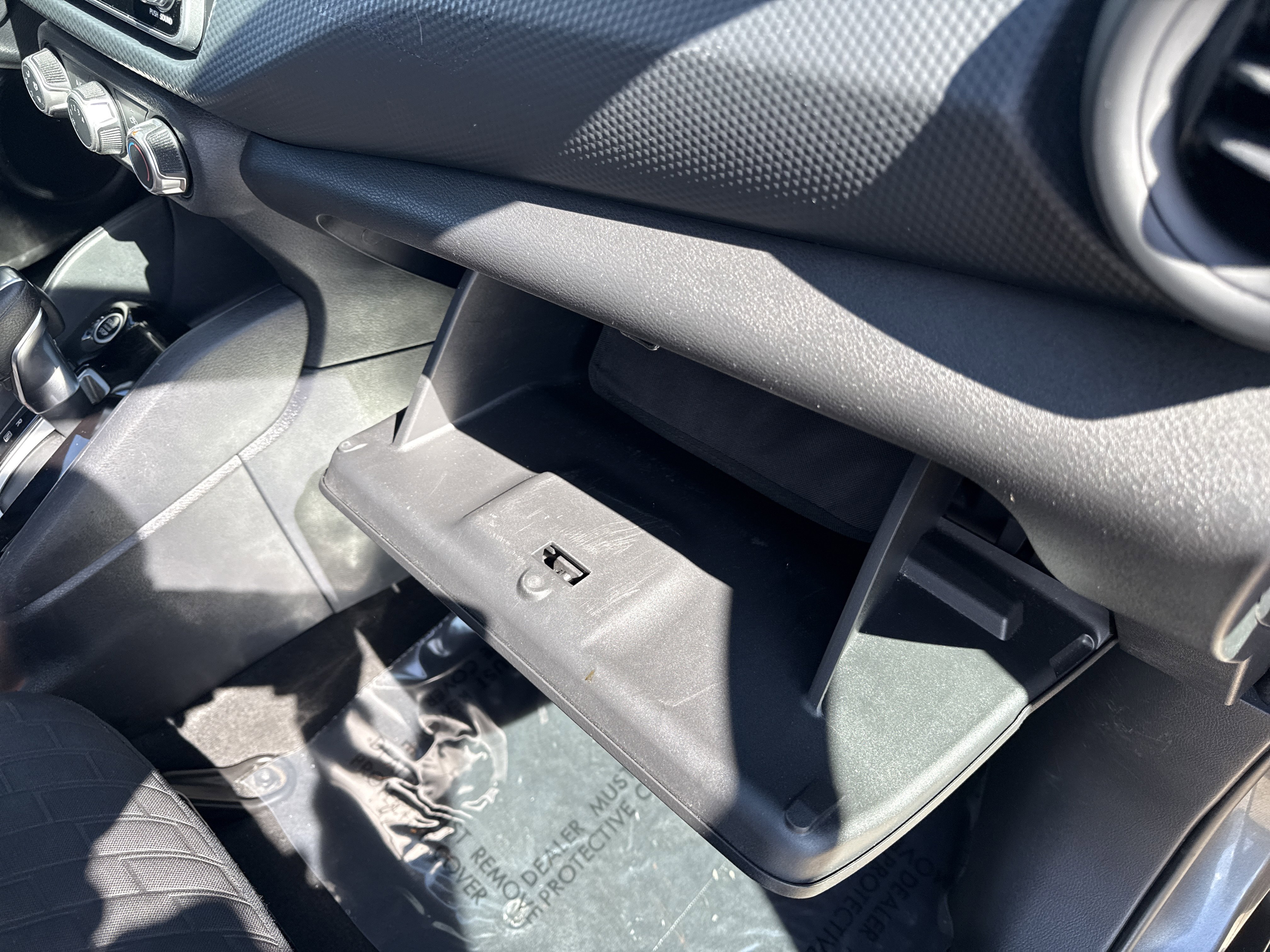 Used 2021 Nissan Kicks S image 28